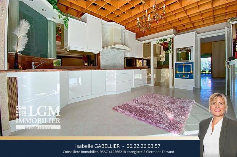 Villa - 288 m² - 6 pièces