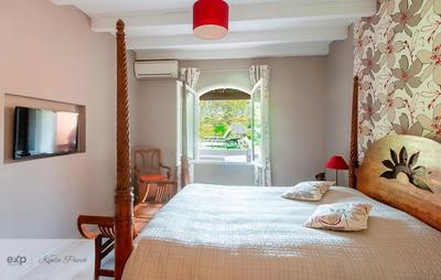 Maison - 152 m² - 8 pièces