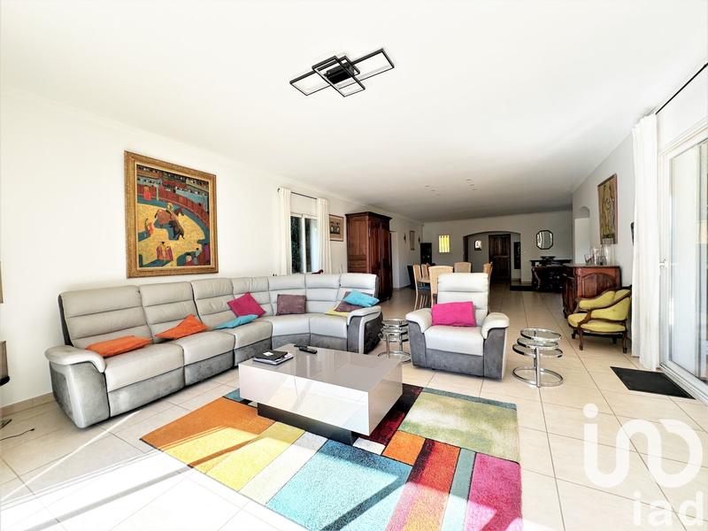 Maison - 210 m² - 8 pièces