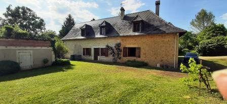 Maison - 313 m² - 9 pièces