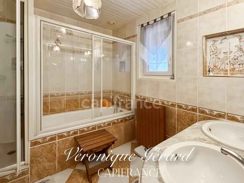 Maison - 143 m² - 5 pièces