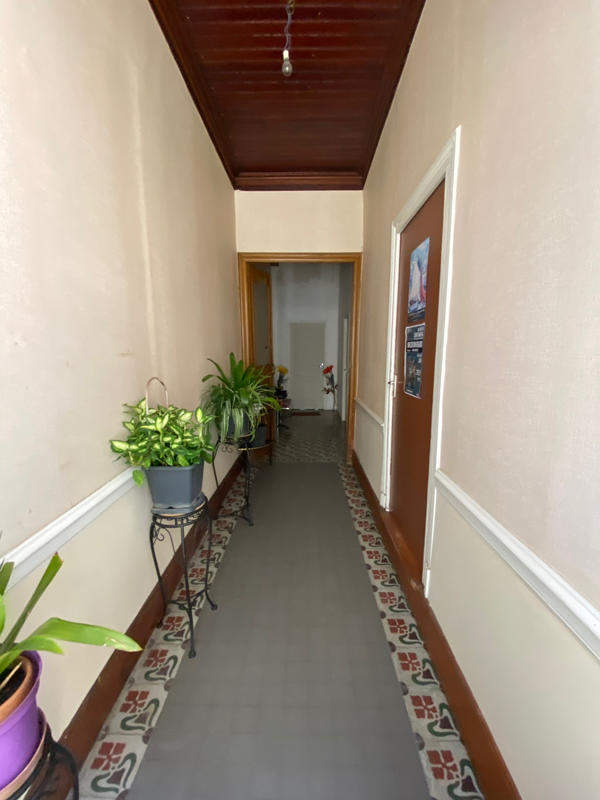 Maison - 275 m² - 13 pièces