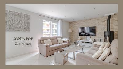 Maison - 140 m² - 8 pièces