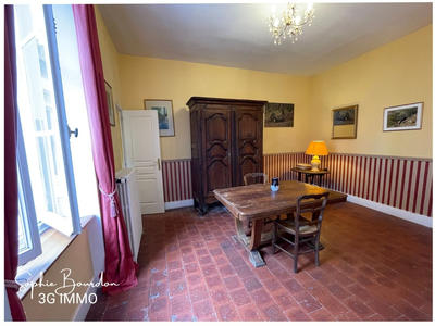 Maison - 107 m² - 6 pièces