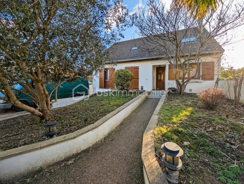 Maison - 147 m² - 8 pièces