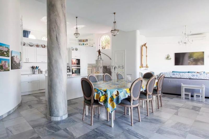 Appartement - 150 m² - 5 pièces