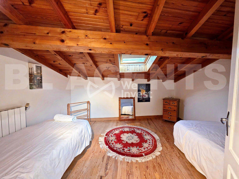 Maison - 212 m² - 7 pièces