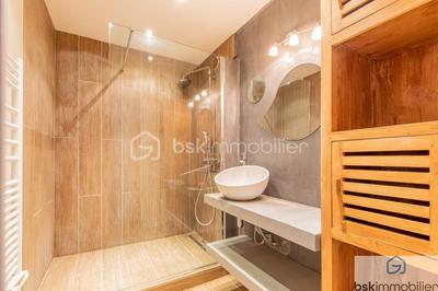 Appartement - 75 m² - 4 pièces