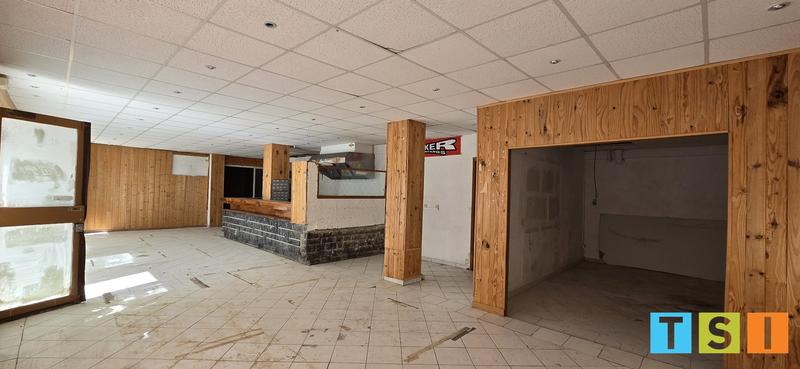 Local d'activités - 151 m² - 10 pièces