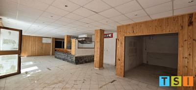 Local d'activités - 151 m² - 10 pièces