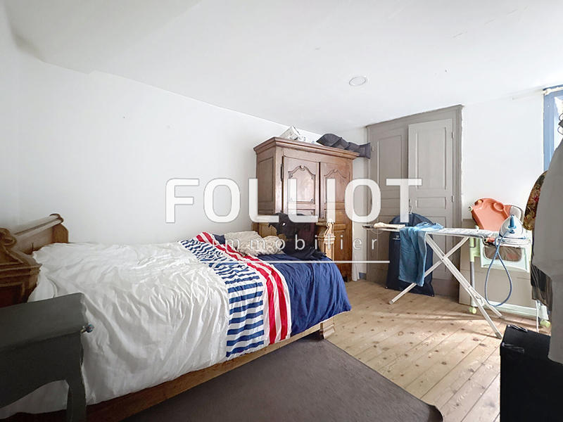 Maison - 180 m² - 8 pièces