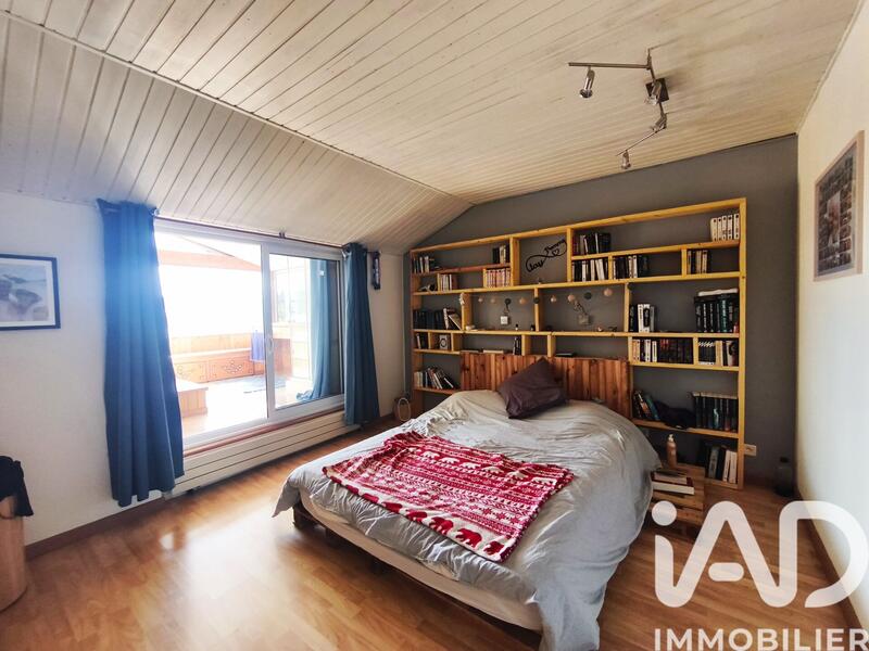 Maison - 237 m² - 8 pièces