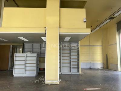 Local commercial - 72 m² - 4 pièces