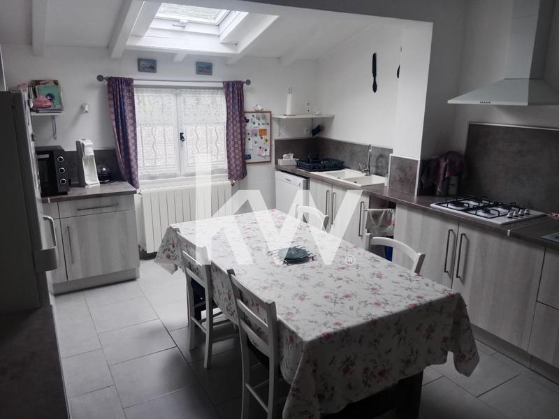 Maison traditionnelle - 160 m² - 6 pièces