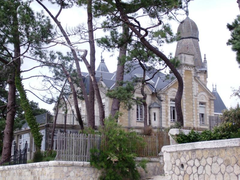 Taussat-les-Bains : Villas, célébrités et bains de mer d’autrefois