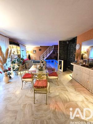 Maison - 197 m² - 7 pièces