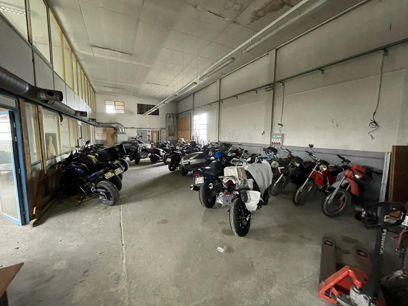 Local commercial - 1 260 m²