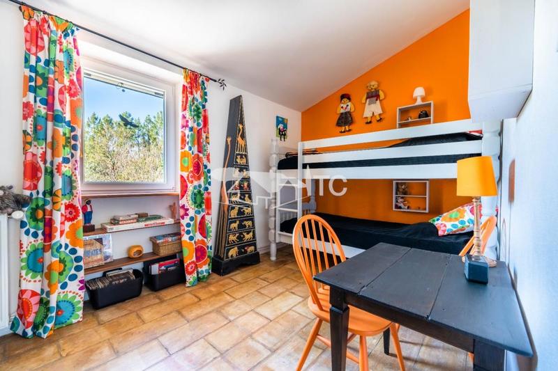 Maison en pierre - 250 m² - 9 pièces