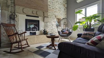 Maison traditionnelle - 203 m² - 7 pièces