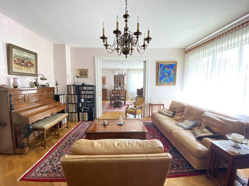 Villa - 277 m² - 6 pièces