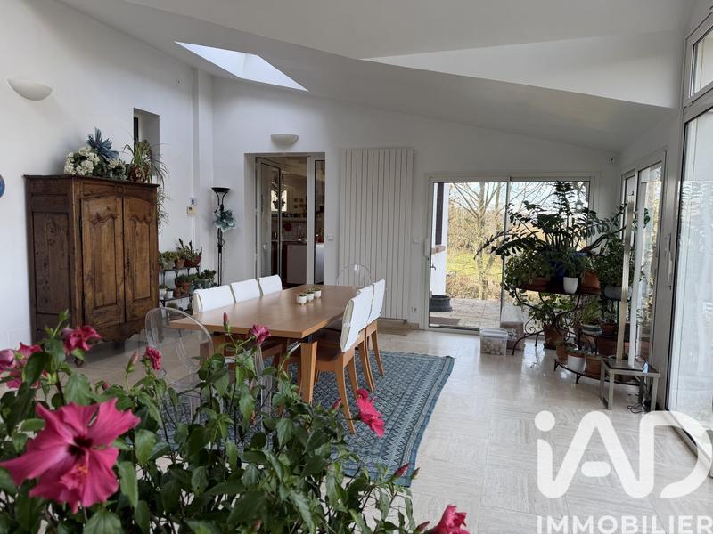 Maison - 275 m² - 8 pièces