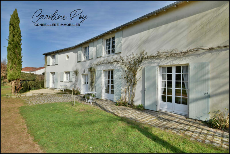 Maison - 288 m² - 8 pièces