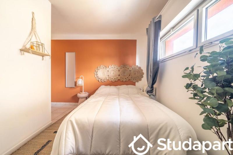 Chambre - 11 m² - 1 pièce