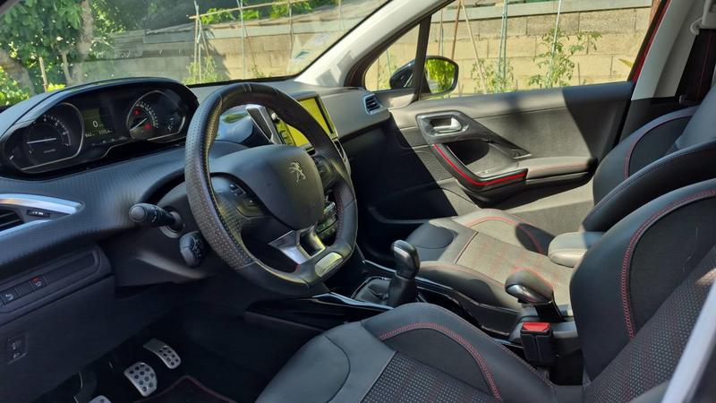 Peugeot 2008 1.2 PureTech 110 Gt Line