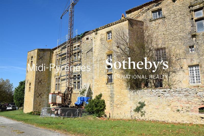 Château - 555 m² - 10 pièces