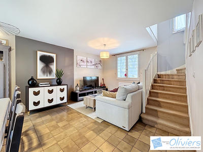 Maison - 111 m² - 6 pièces