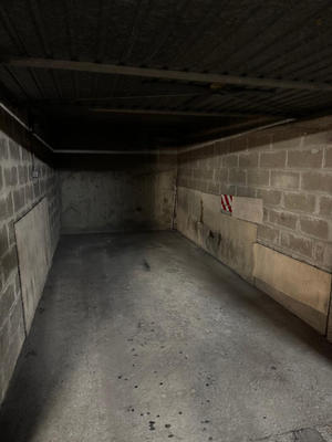 Parking / Garage - 11 m²