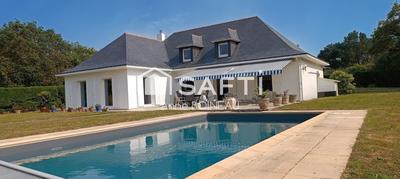 Villa - 229 m² - 7 pièces