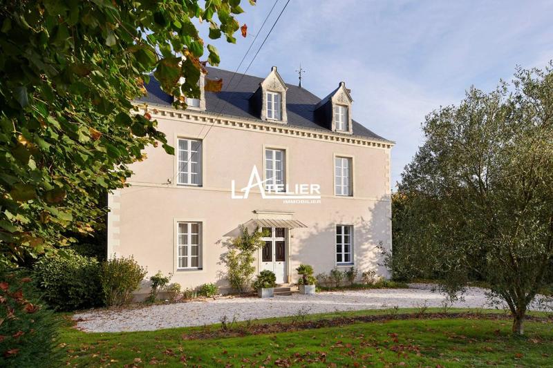 Propriété - 290 m² - 12 pièces