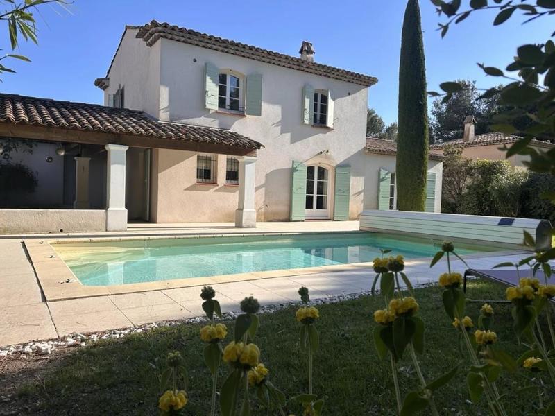 Propriété - 174 m² - 5 pièces