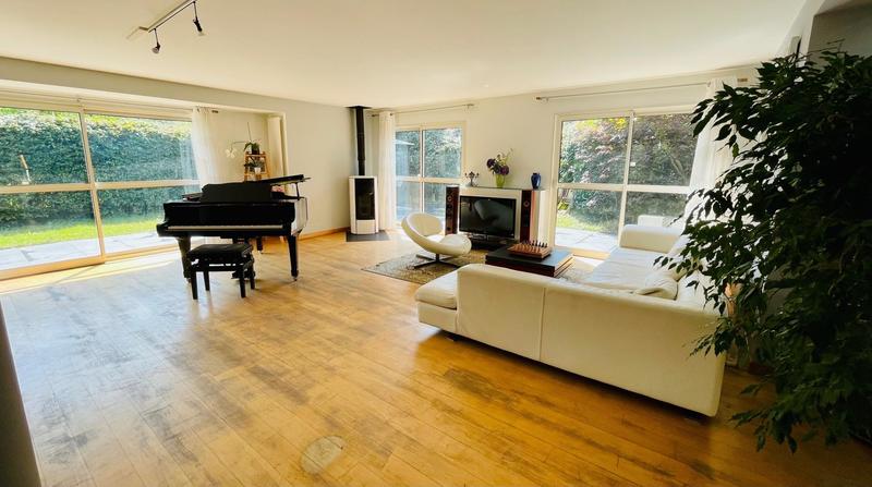 Maison - 210 m² - 7 pièces