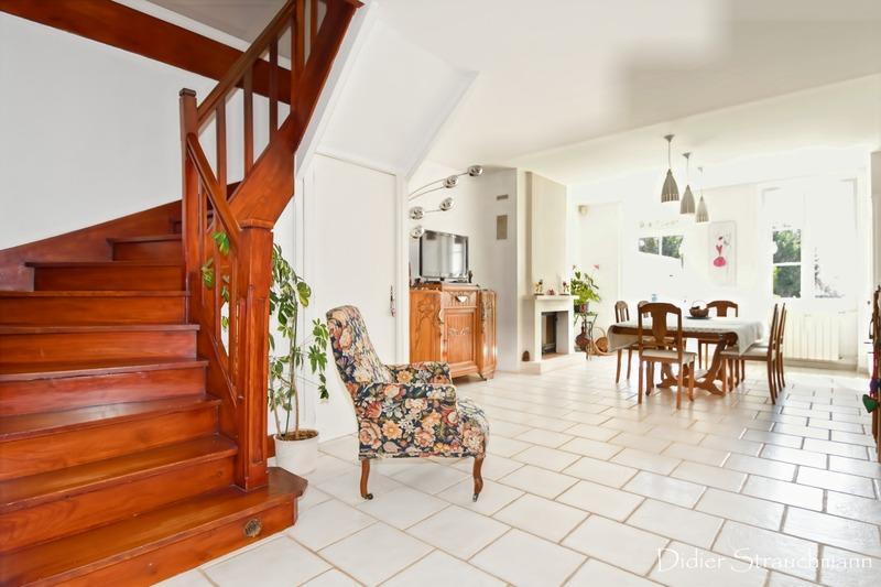 Maison - 206 m² - 7 pièces