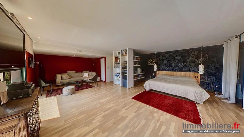 Maison - 270 m² - 5 pièces