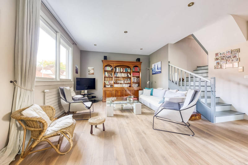 Maison - 122 m² - 6 pièces