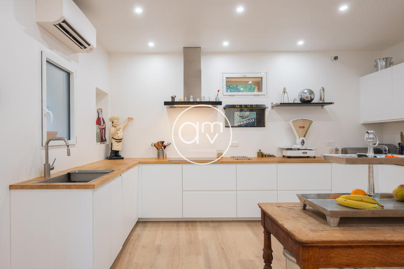 Villa - 221 m² - 5 pièces