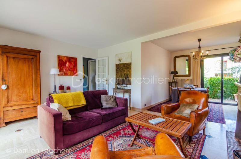 Maison traditionnelle - 150 m² - 8 pièces