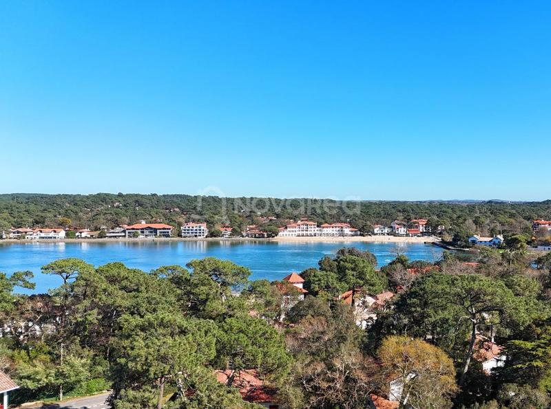 Maison - 205 m² - 9 pièces