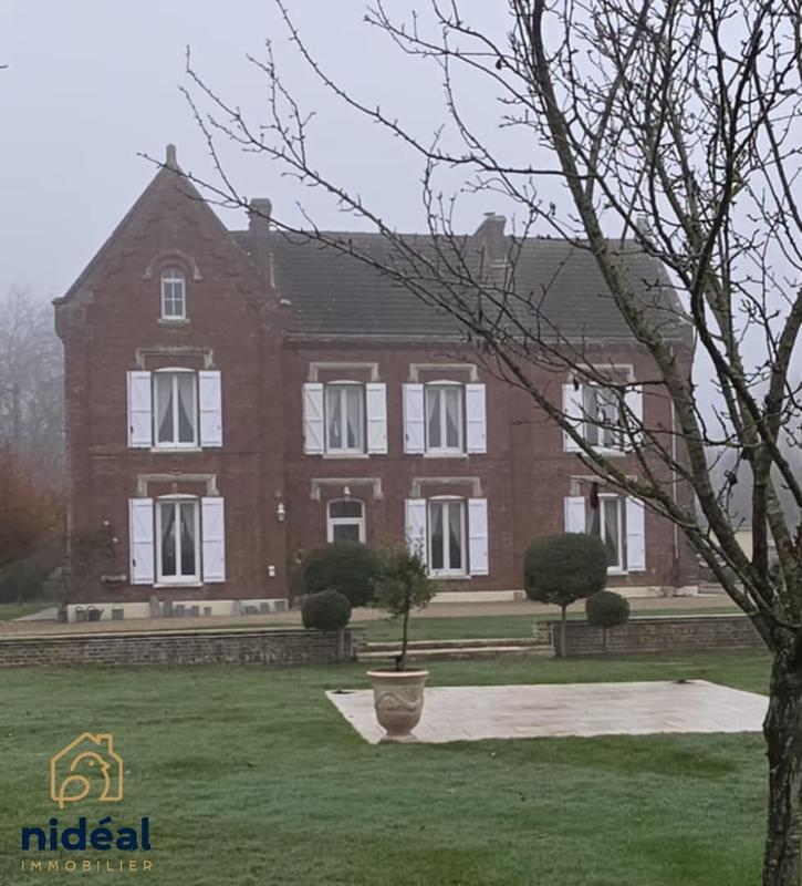 Maison - 283 m² - 12 pièces