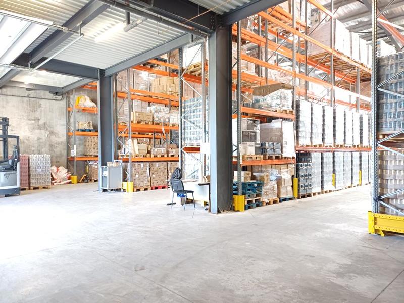 Entrepôt - 789 m²
