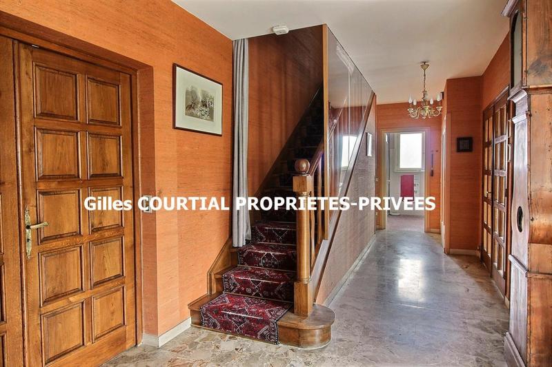 Maison - 302 m² - 12 pièces