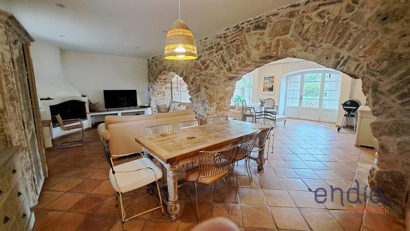 Appartement - 147 m² - 5 pièces