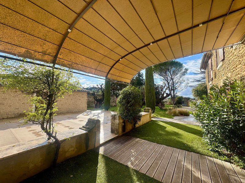 Mas - 250 m² - 6 pièces