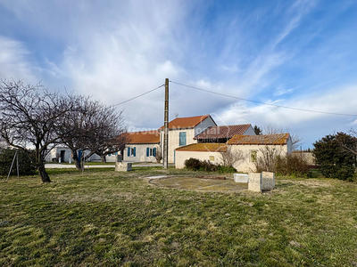 Mas - 98 m² - 5 pièces