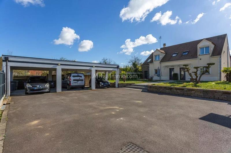 Maison - 226 m² - 10 pièces