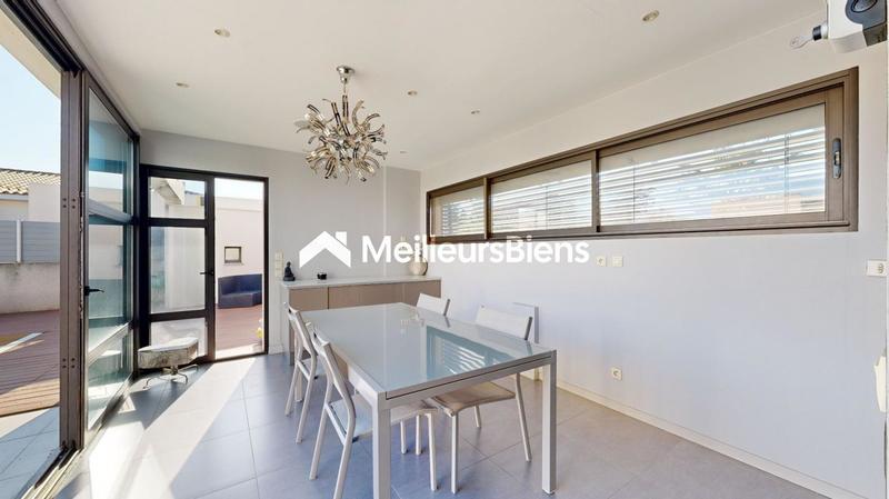 Villa - 200 m² - 5 pièces