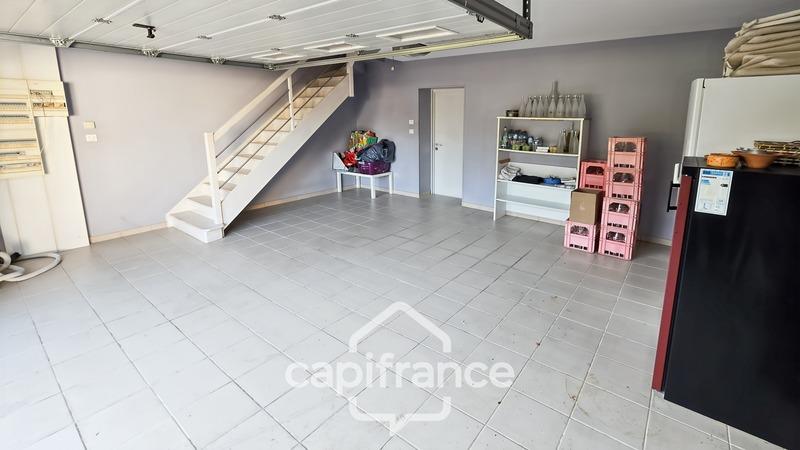Maison - 428 m² - 8 pièces